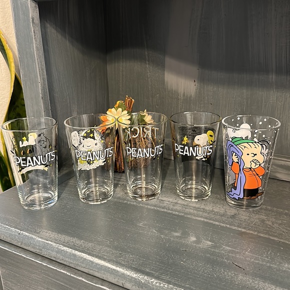 Peanuts Halloween Glass Cups Set - Picture 5 of 7